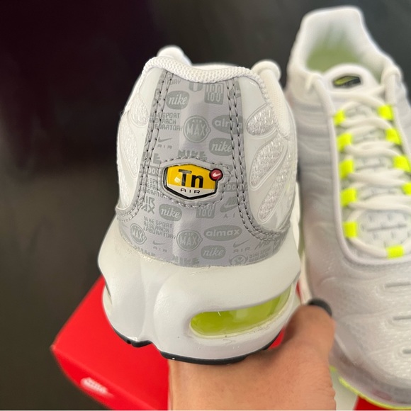 ✔️NIB✔️ NIKE Air Max Plus Retro Air Max Logo GS - Picture 7 of 12